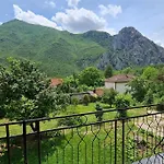 Ilis House Matka Feriehus