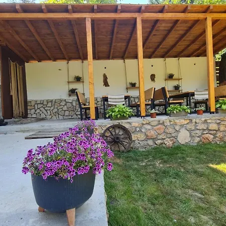 Ilis House Matka Будинок відпочинку Скоп'є