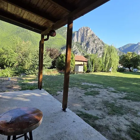 Ilis House Matka Canyon Üsküp