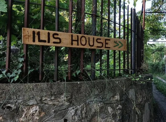 Semesterbostad Ilis House Matka